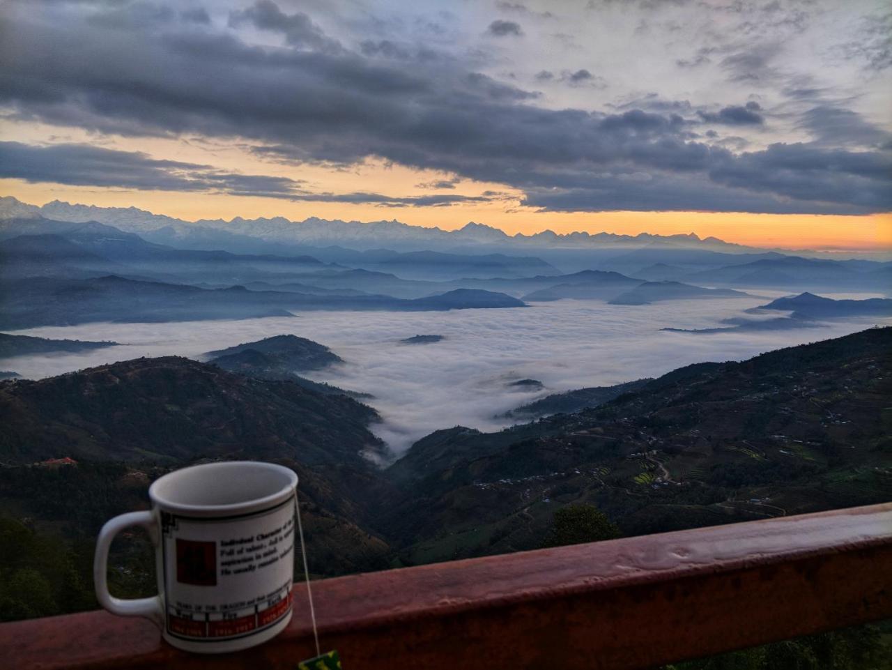 Everest Manla Resort Нагаркот Экстерьер фото